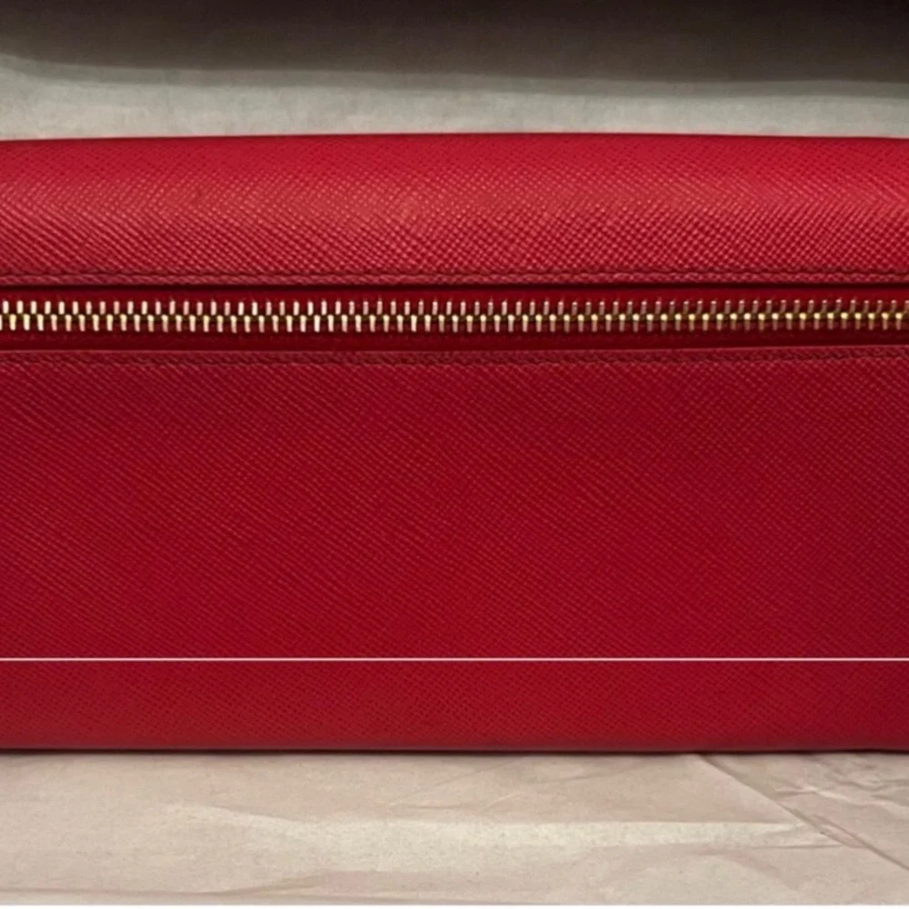 PRADA SAFFIANO FULL INCLUSION EUC - Picture 4 of 16